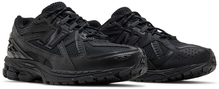 1906U Triple Black