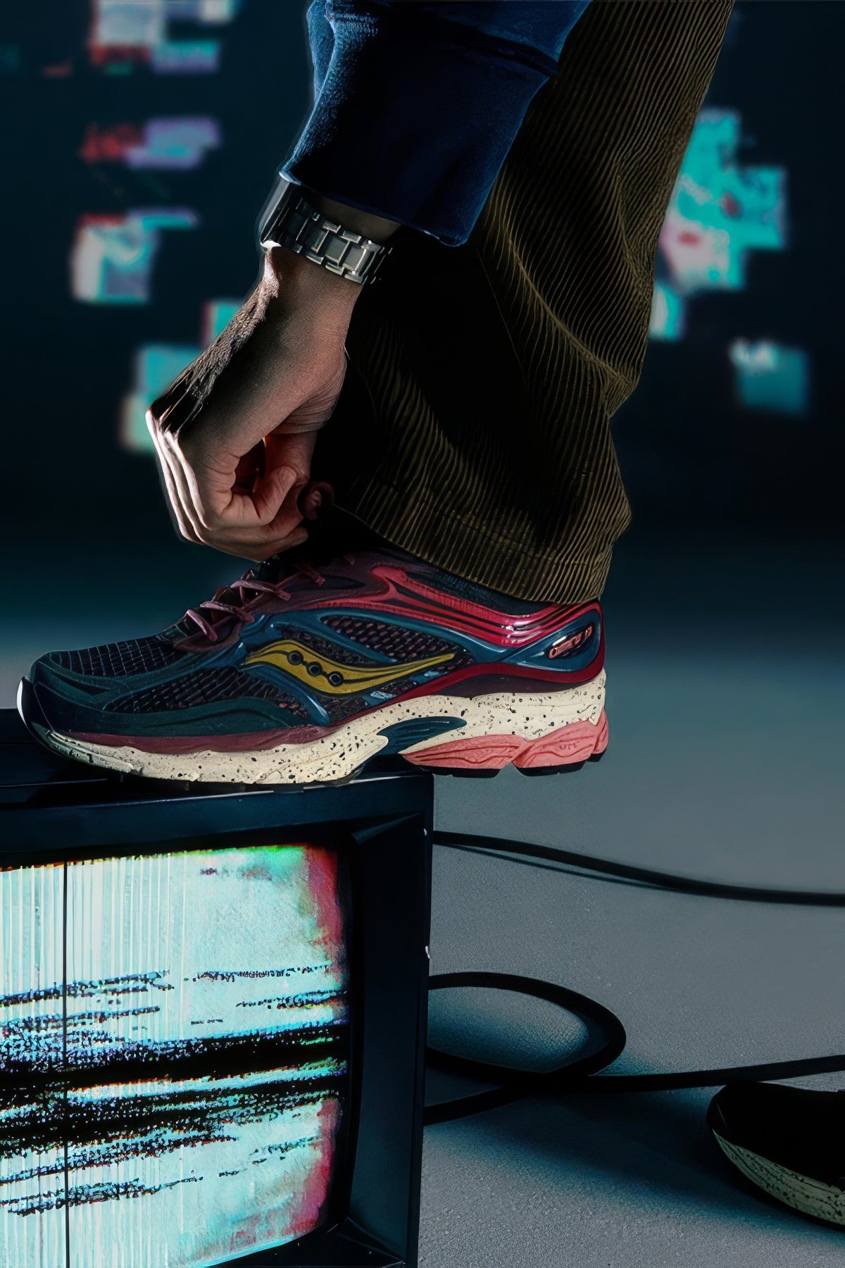 SAUCONY