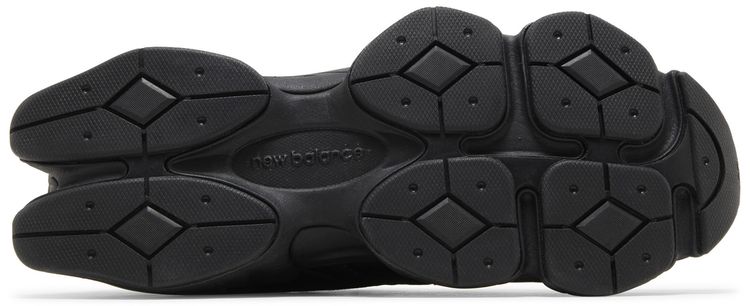 9060 Triple Black