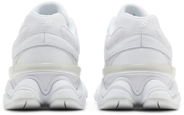 9060 Triple White