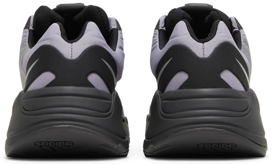 Boost 700 MNVN Geode